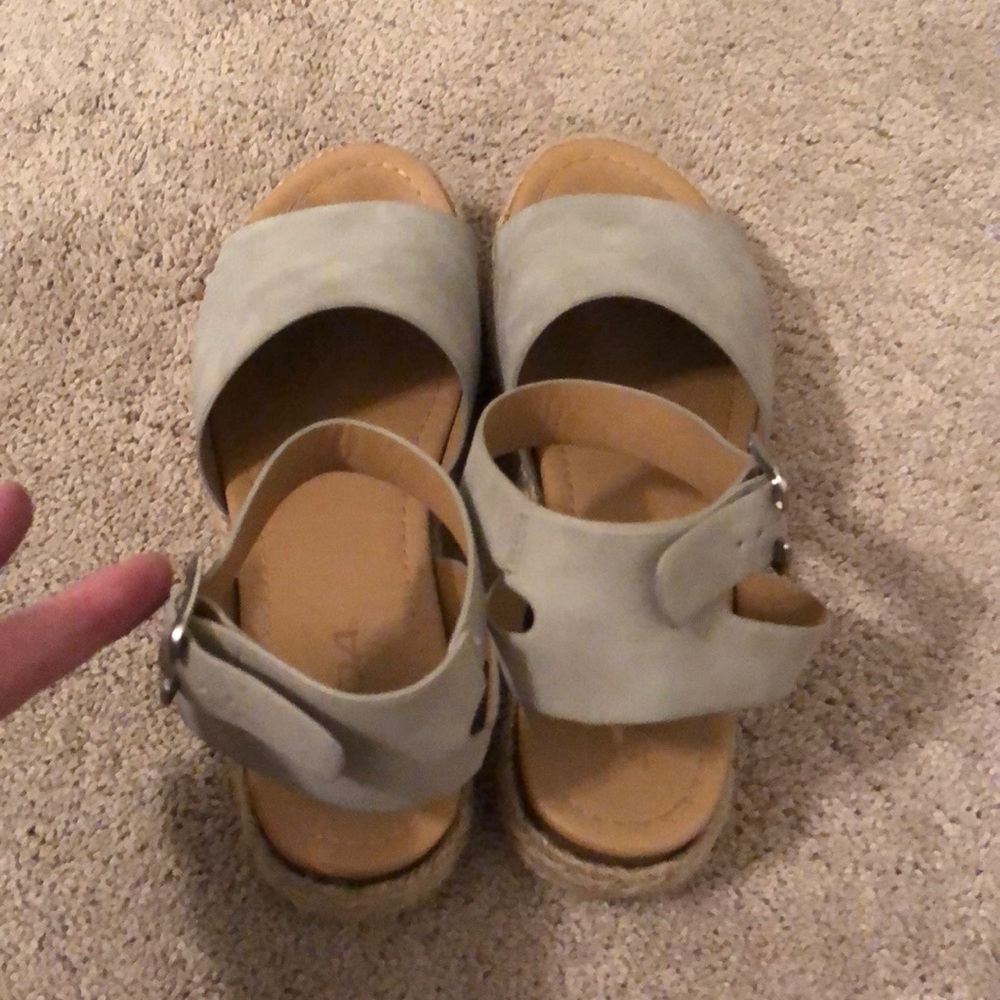 Gray wedges